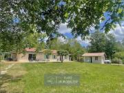 Contemporaine avec plusieurs dépendances et 7800 m2 de...