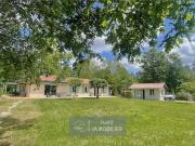 Contemporaine avec plusieurs dépendances et 7800 m2 de...