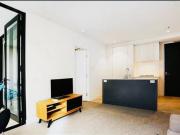 Contemporary 2 Bed, 2 Bath Urban Sanctuary