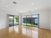 Contemporary 3 Bed 2 Bath 2 Garage Townhouse