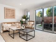 Contemporary 3 Bed Townhouse with Designer Touches &...