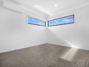 Contemporary 3 Bedroom Townhouse!