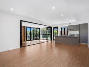 Contemporary 3Br Penthouse with Expansive Loggia & Roof...