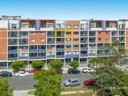 Contemporary And Spacious Apartment Recently Refreshed