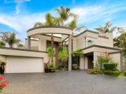 contemporary and unique 5 bedroom home