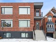 Contemporary apartment