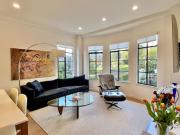 Contemporary apartment