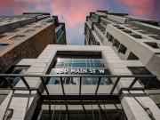 Contemporary apartment