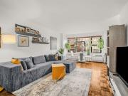 Contemporary apartment