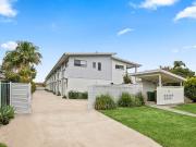 Contemporary Coastal Living Modern Three Bedroom Townhouse