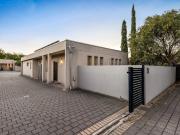 Contemporary Comfort in Sought After Collinswood Contemporary Comfort in Sought After Collinswood