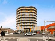 Contemporary Comfort in the Heart of Coburg!