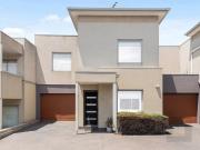 Contemporary Comfort, Steps from Yarraville Village