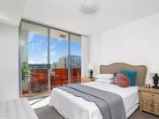 Contemporary Courtyard Apartment in Prime Location