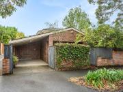 Contemporary Ease in a Coveted Camberwell Pocket