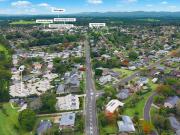 Contemporary easy care villa in ultra convenient location