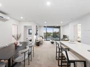 Contemporary Elegance with an Eastern Aspect Contemporary Elegance with an Eastern Aspect