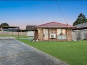 Contemporary Family Comfort in a Prime Location