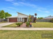 CONTEMPORARY FAMILY ELEGANCE