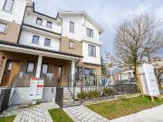 Contemporary Family Townhome in Prime Oakridge Location