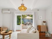 CONTEMPORARY GROUND FLOOR APARTMENT WITH STUNNING COURTYARD