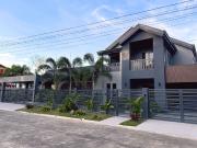 Contemporary House With Tropical Garden Landscape