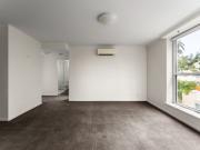 Contemporary light filled apartment in top location