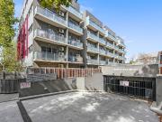 CONTEMPORARY LIVING IN PRIME LOCATION