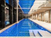 Contemporary Living Meets Convenience – Stunning 1...