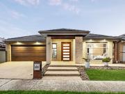 Contemporary Living on an Impressive Scale