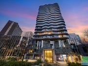 Contemporary Living with Sweeping Lake and Parkland Views