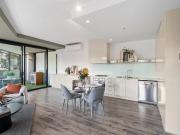 Contemporary Luxury Living on St Kilda Road