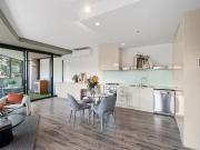 Contemporary Luxury Living on St Kilda Road