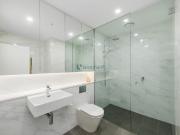 Contemporary North Facing Apartment in Boutique 'Ara...