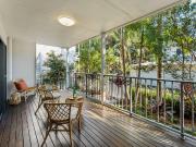 Contemporary Resort Living in Beachside Suffolk Park