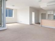 Contemporary Three Bedroom Sub Penthouse Apartment