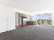 Contemporary Two Bedroom Apartment In Quiet Location