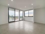 2 Bed Unit in Villawood with Large Balcony Close to Shops!