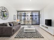 Contemporary Waterside Living Minimum 3 Month Term...