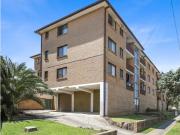 Convenient 2 Bedroom Unit in Liverpool