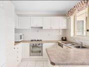 Convenient 3 bedroom Pioneer Beach Villa