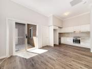 Convenient Grannyflat With Lock Up Garage
