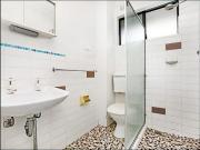 Convenient One Bedroom Unit with Parking