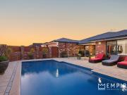 Conveniently Located Family Entertainer!