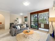 Conveniently located peaceful apartment