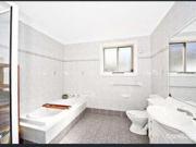 Conveniently located Single Storey villa close to...