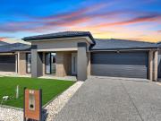 Conveniently Positioned Family Home Rosenthal Estate Conveniently Positioned Family Home Rosenthal Estate