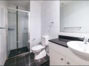 Convivence Location 2 bed 2 bath with Parking