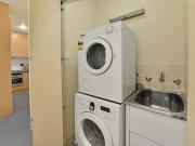 Cool 1 bedroom apartment near Flagstaff train station