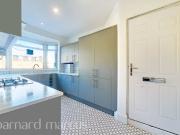 Coombe Lane, London SW20, 2 bed flat to rent, £1,800 pcm...